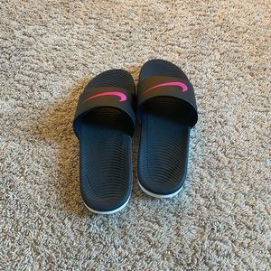 new nike slides never worn